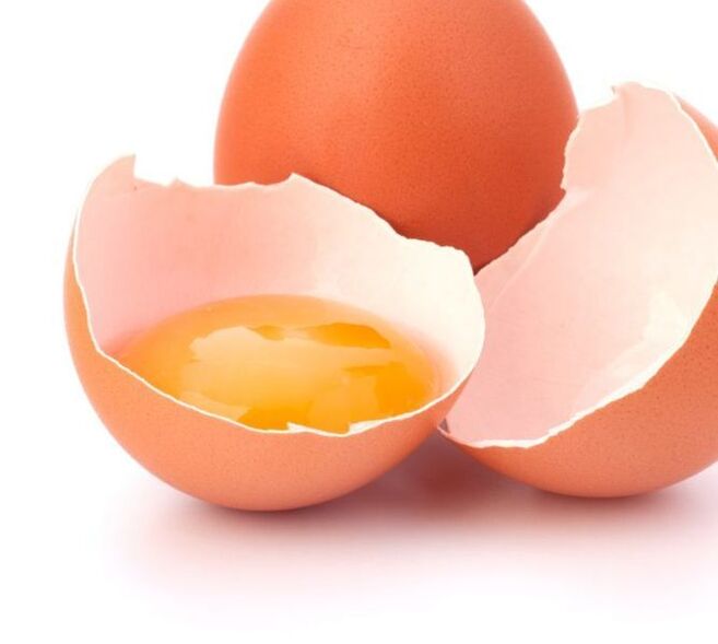 鸡蛋做一个回春面膜